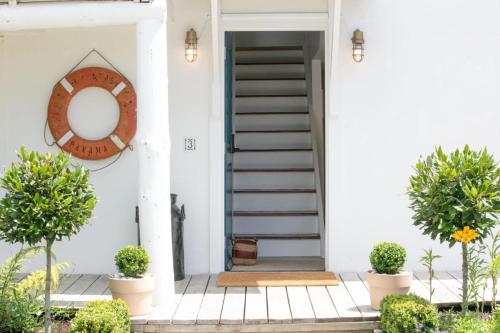 Entrance, Little Beach Gem - with Hot Tub in Tairua