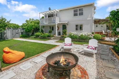 Exterior view, Little Beach Gem - with Hot Tub in Tairua