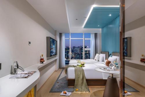 room detail thumbnail 1