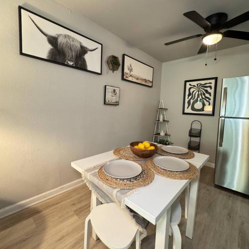 1 DT Dallas l FIFA WORLD CUP READY l 5 Min from Love Field in Ист-Даллас