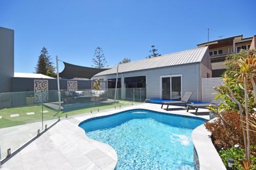 Peldbaseins, Ocean Oasis Beach House with Pool in Yanchep
