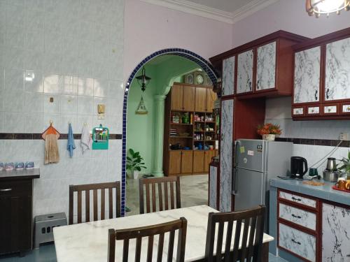 Kitchen, Delima Guest House Kangkar Pulai in Pulai
