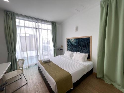 room detail thumbnail 0