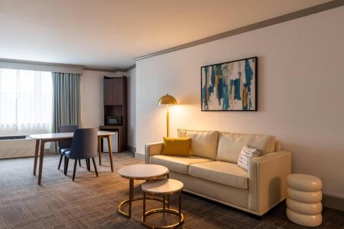Comfort Inn & Suites Near Burke Mountain - image 3