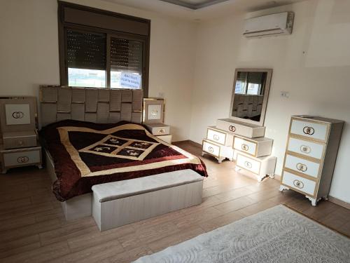 شقه مفروشه للايجار بجانب الكارفور اربد in Irbid