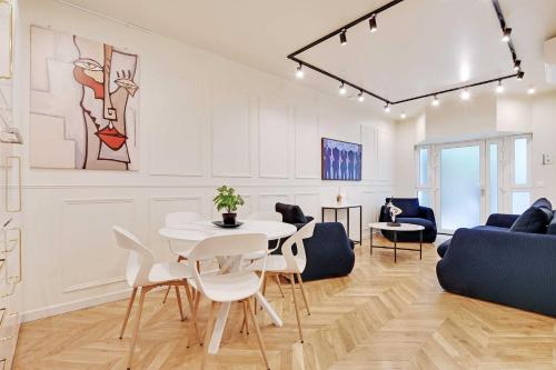 Charming Apt - AC - 2BR-6P - Near Bastille