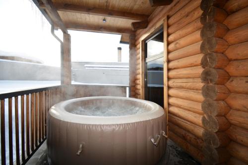Jacuzzi, Homma Aparan with Superpool in Aragats
