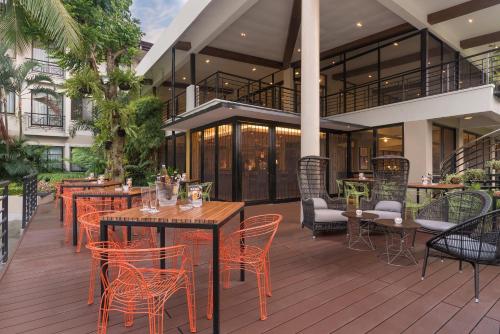 スイミングプール, Holiday Inn and Suites Batangas Limapark By IHG in バタンガス
