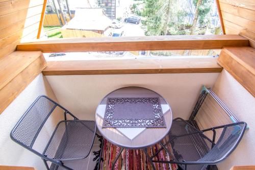 Apartment with Mountain View image 10