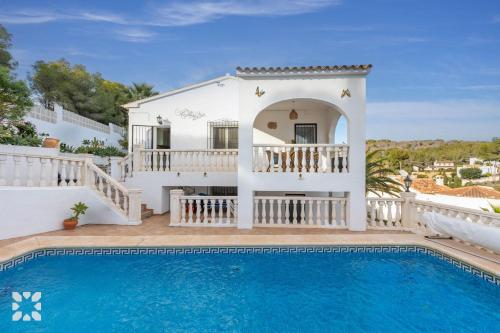 Villa Louise by Abahana Villas - image 2