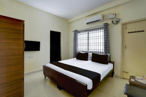 Aditya Residency SRI Ramachandra Medical College in Poonamallee