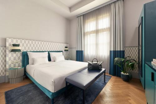 room detail thumbnail 0