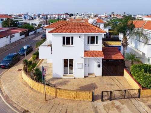 Viesnīcas āriene, Villa St George - 3 Bed Villa with Private Pool in Xylophaghou