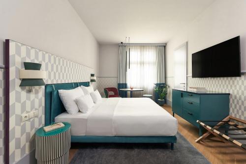 room detail thumbnail 1