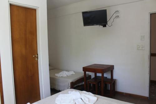1 double bed, 1 twin bed