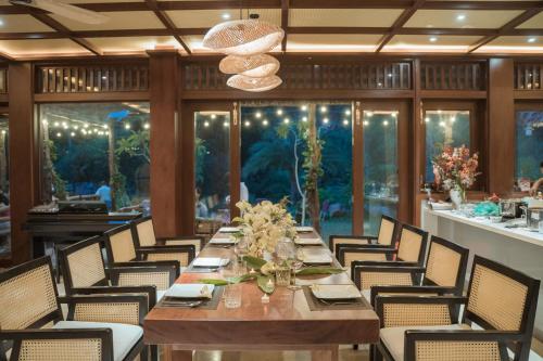 Restaurant, Orchid Villa & Homestay Farm Lăng Cô in Lang Co