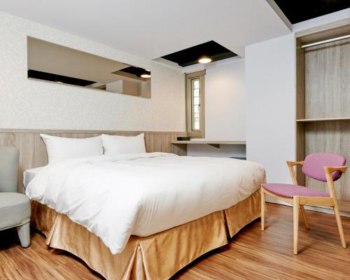 Standard Double Room room in Bon Hotel Taipei