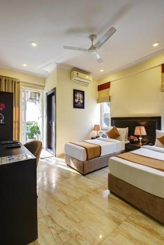 room detail thumbnail 1