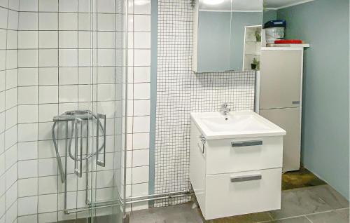 화장실, 3 Bedroom Pet Friendly Home In Kristineberg in 보름셀레