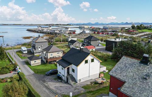 . Awesome Home In Harøya