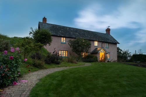 The Old Dairy at Bishops Barton - Accommodation - Wellington