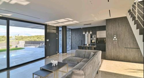 Palme Luxury Villa in Thrapsano