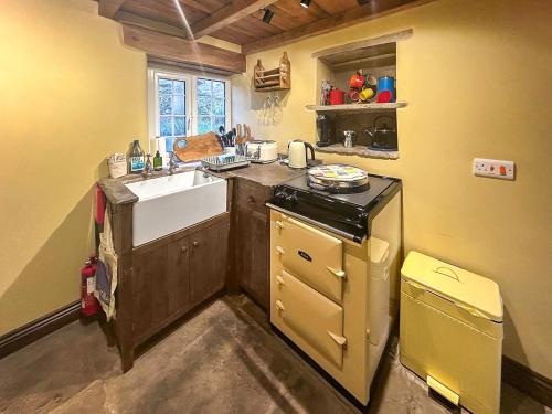 virtuve, Pond Cottage in West Witton
