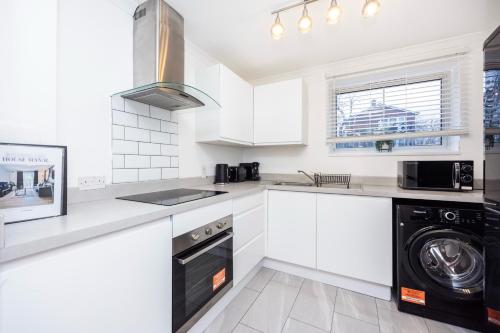 Stratford spacious one bedroom Apartment - main image