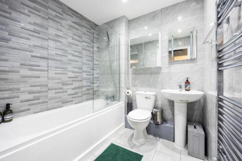 Stratford spacious one bedroom Apartment - image 2