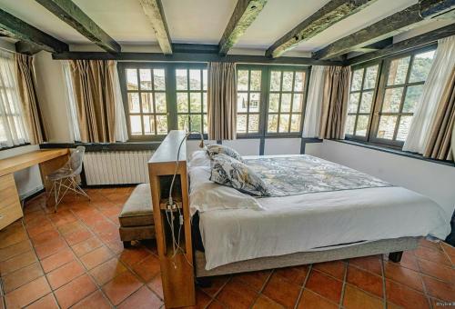 外部景觀, Charming House Overlooking Aveyron Valley in 拉富伊拉德