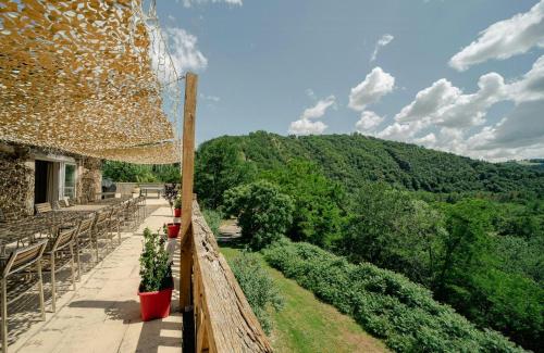 外部景觀, Charming House Overlooking Aveyron Valley in 拉富伊拉德