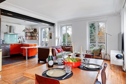 Hawkins Suite Park View in Paris
