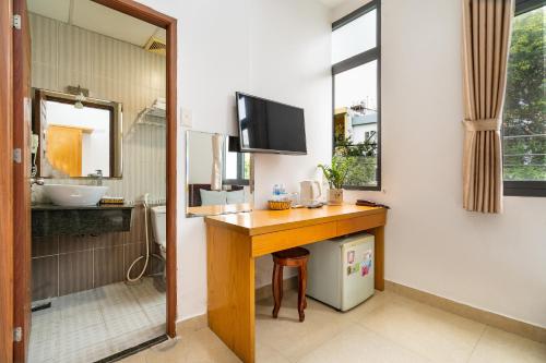 room detail thumbnail 2