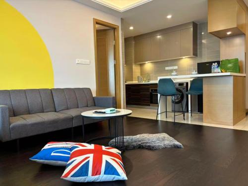 Sea view duplex, next to Singapore near Springside Park