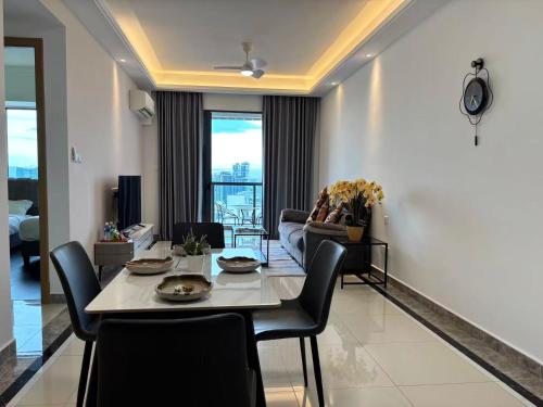 Sea view duplex, next to Singapore near Springside Park