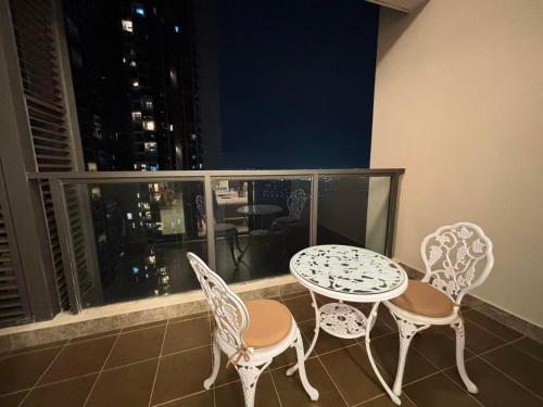 Sea view duplex, next to Singapore near Springside Park