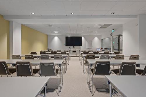 Clarion Collection Hotel Astoria - image 4