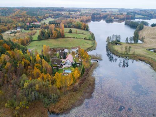 Зовнішній вигляд готелю, holiday home with thatched roof, Rekowo in Tuchomie