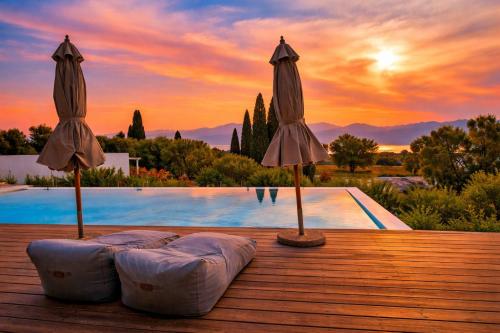 Villa Zaverda - Tranquil Haven: Luxury Villa with Private Pool gîte à louer Pálairos