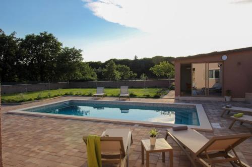 Apartman with pool – khách sạn tại Galižana
