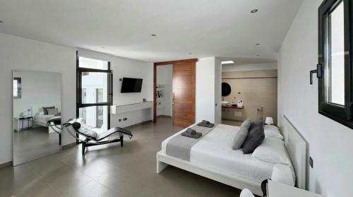Casa Blanca - Villa à Teguise avec piscine privée (Casa Blanca - Villa a Teguise avec piscine privee) in Teguise
