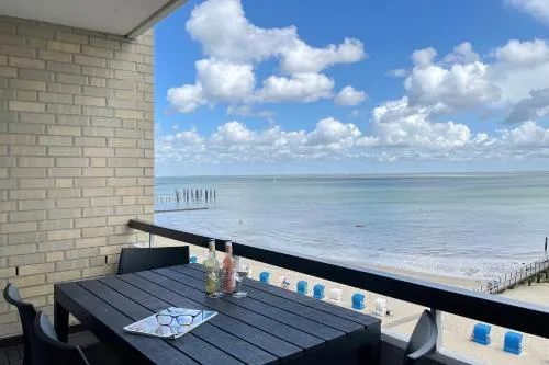 Irma 28, Sandwall in Wyk auf Föhr, Deutschland