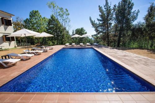 . Catalunya Casas: Spacious Villa Vera up to 24 guests, a short drive to Blanes!