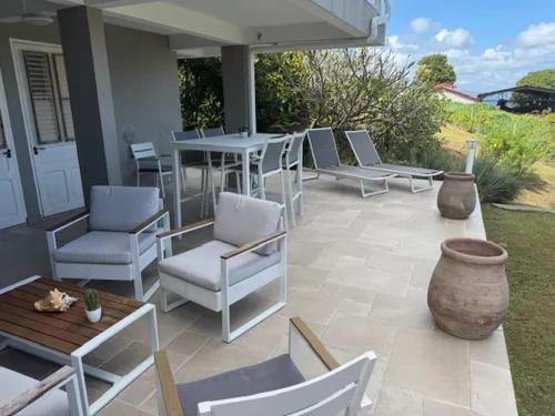 Studio douillet avec vue sur la mer à Tartane - 22 m² – khách sạn tại La Trinite