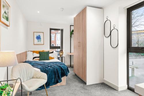Stylish Studio Apartment with Free Parking in Wolverhampton 5min walk to City Centre - Shareshill