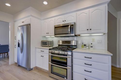5 bedroom home 2 miles from Loma Linda Medical in Loma Linda