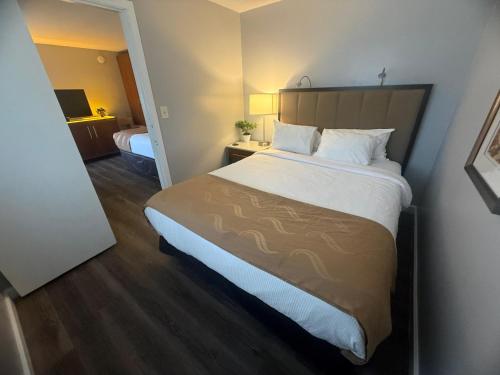 Naval Suites by FairBridge - image 6
