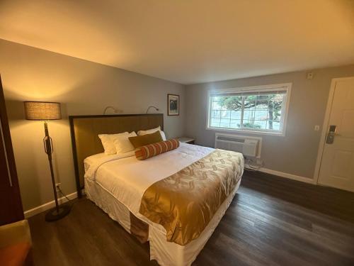 Naval Suites by FairBridge - image 14
