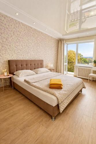 . Квартира в центрі Світлі мрії Avenue Myru35 поверх 4