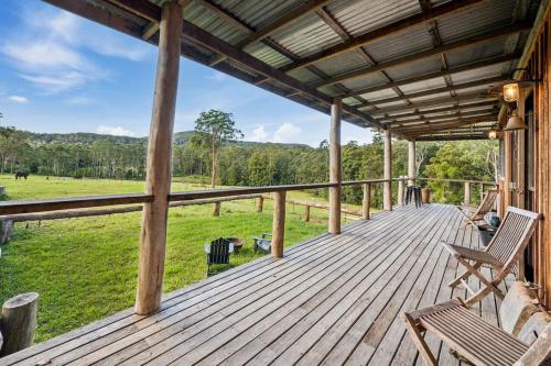 Erkély/terasz, The Hitching Rail Hut - Relax, unwind and reconnect in Karangi